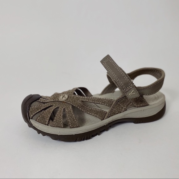 Keen Shoes - KEEN Rose Closed Toe Sandal in Brindle Shiitake